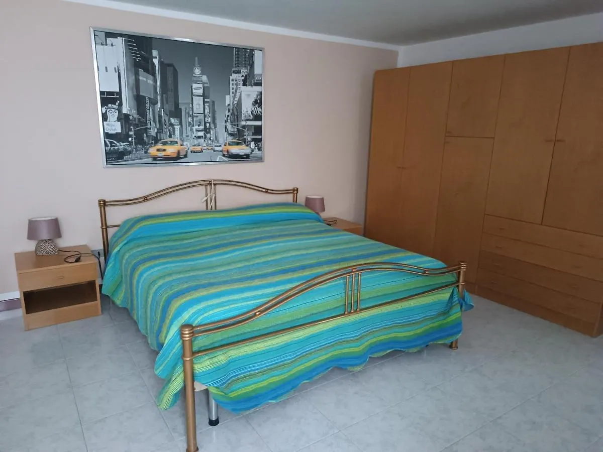 Apartment Appartamento Giallo Costermano
